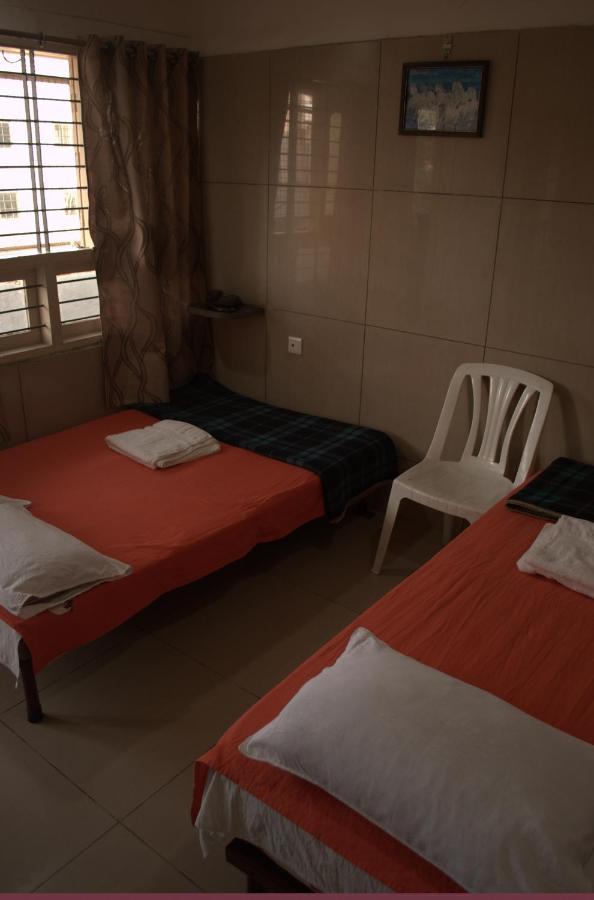 Mourya Deluxe A/C Lodge Chitradurga Exterior photo